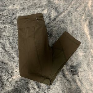 Lululemon cropped leggings. Olive green. Size 6
